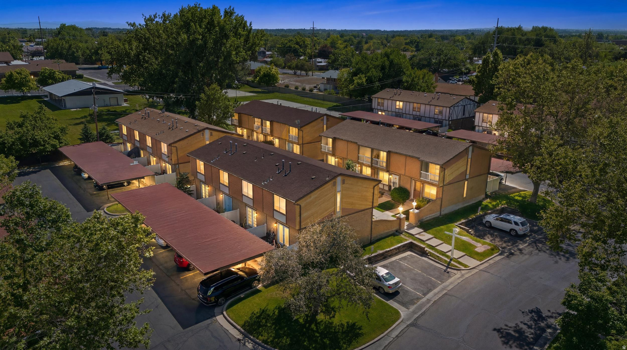 BARRINGTON PARK - Residential
