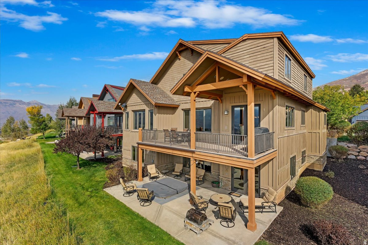 TRAPPERS RIDGE - Residential