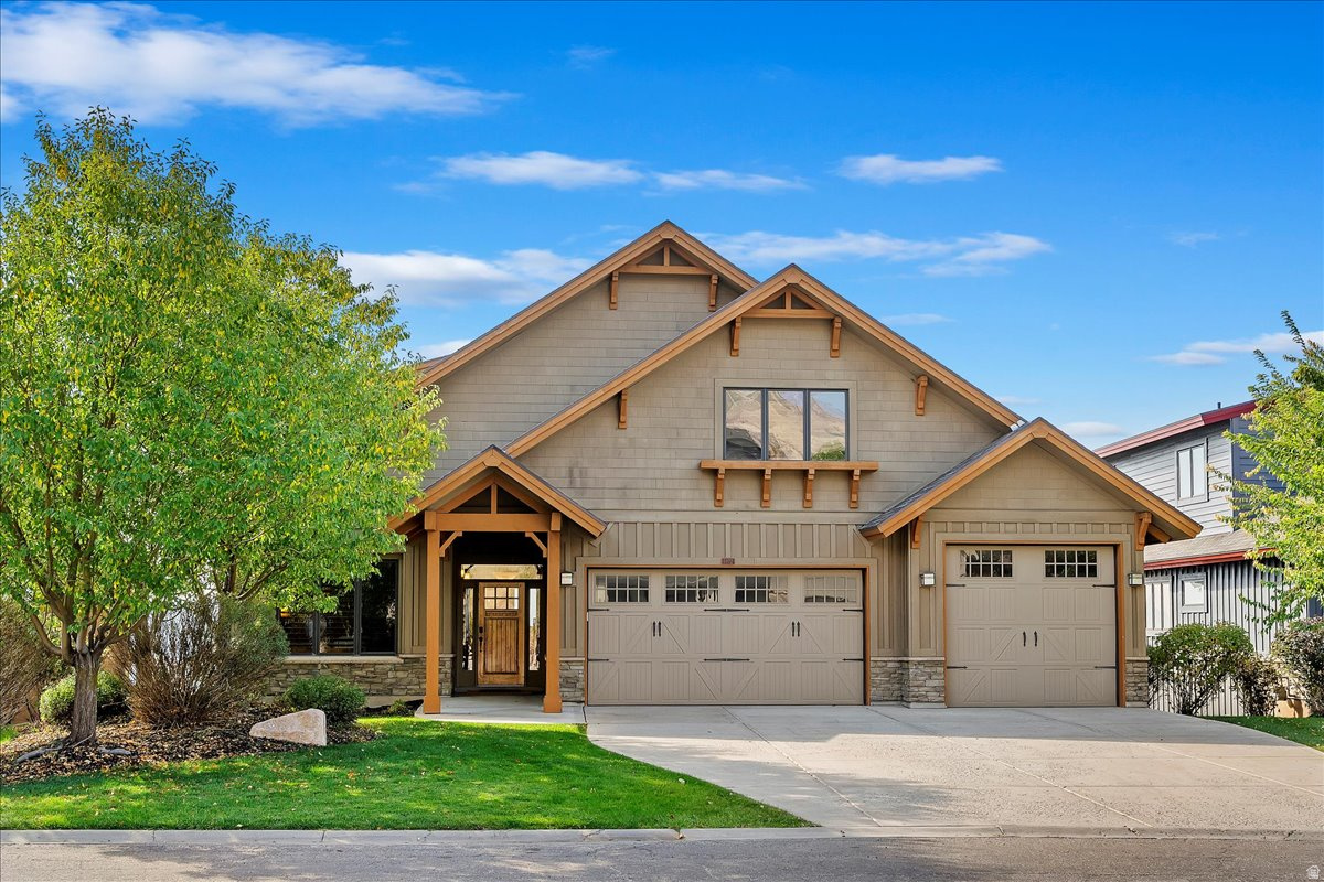 TRAPPERS RIDGE - Residential