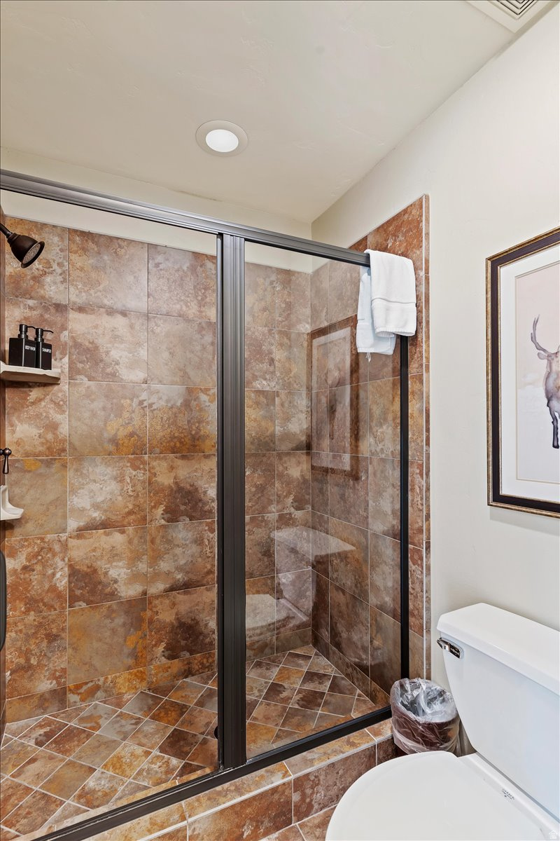 TRAPPERS RIDGE - Residential
