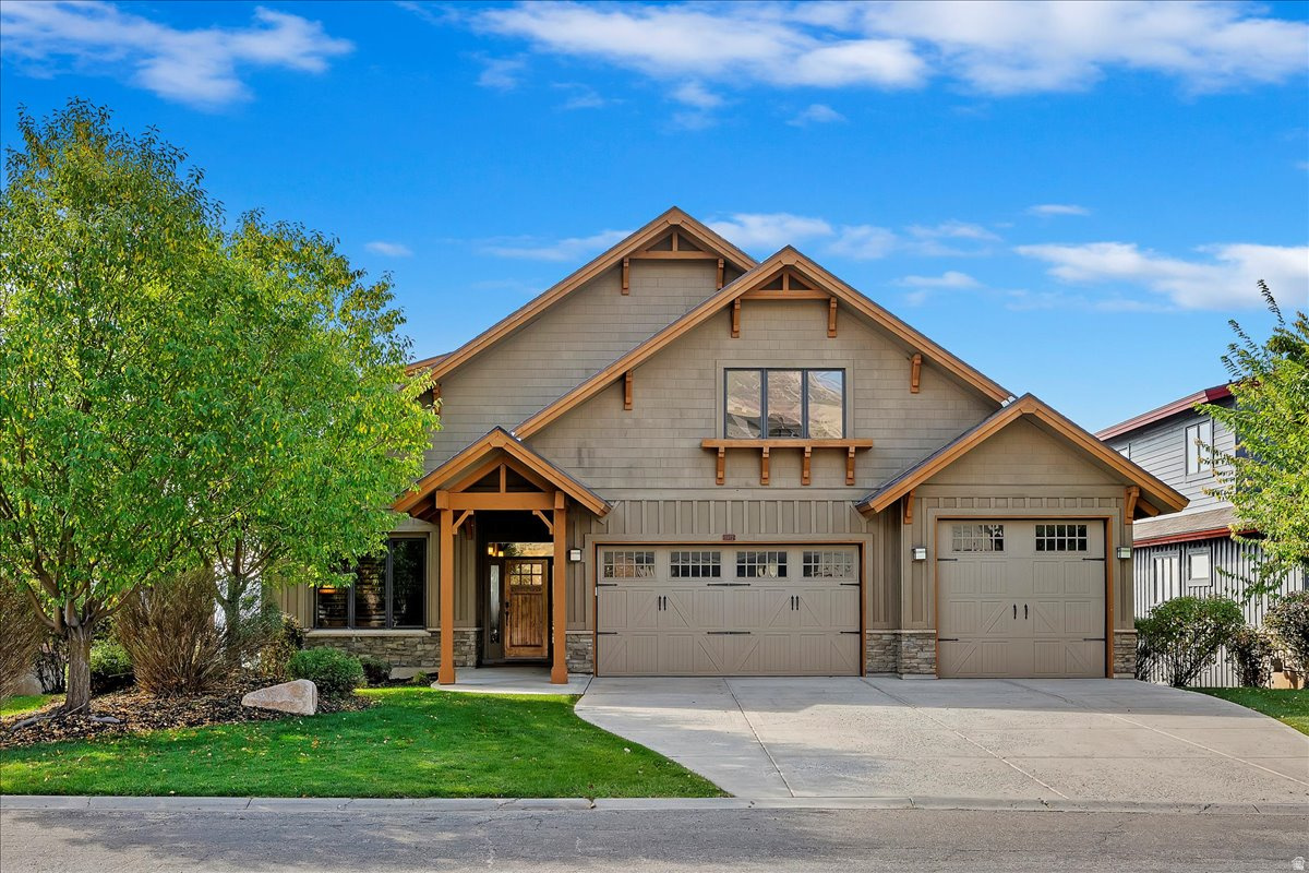 TRAPPERS RIDGE - Residential