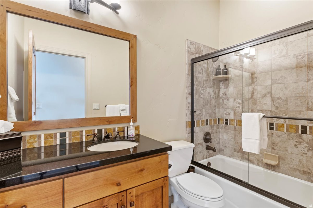 TRAPPERS RIDGE - Residential