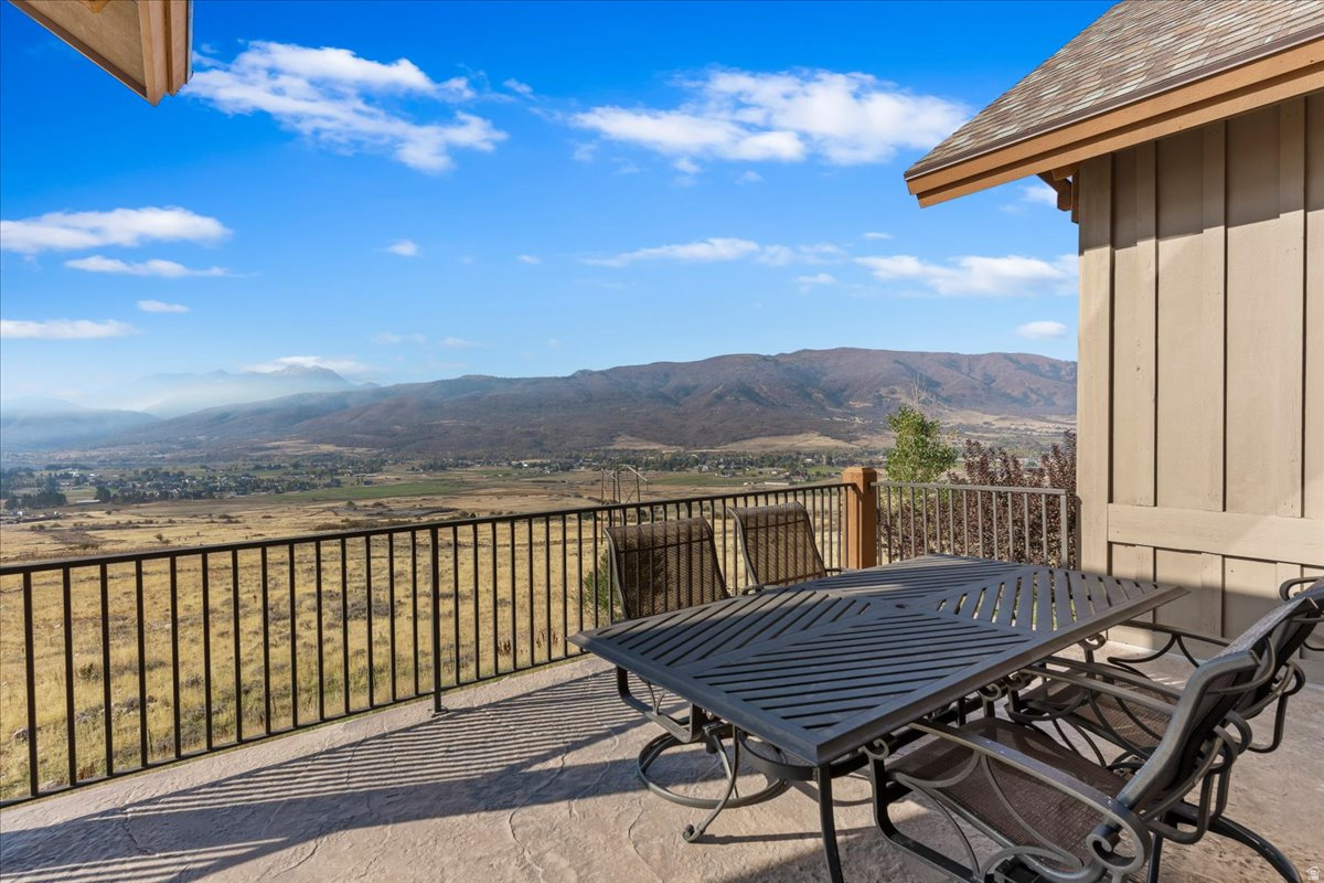 TRAPPERS RIDGE - Residential