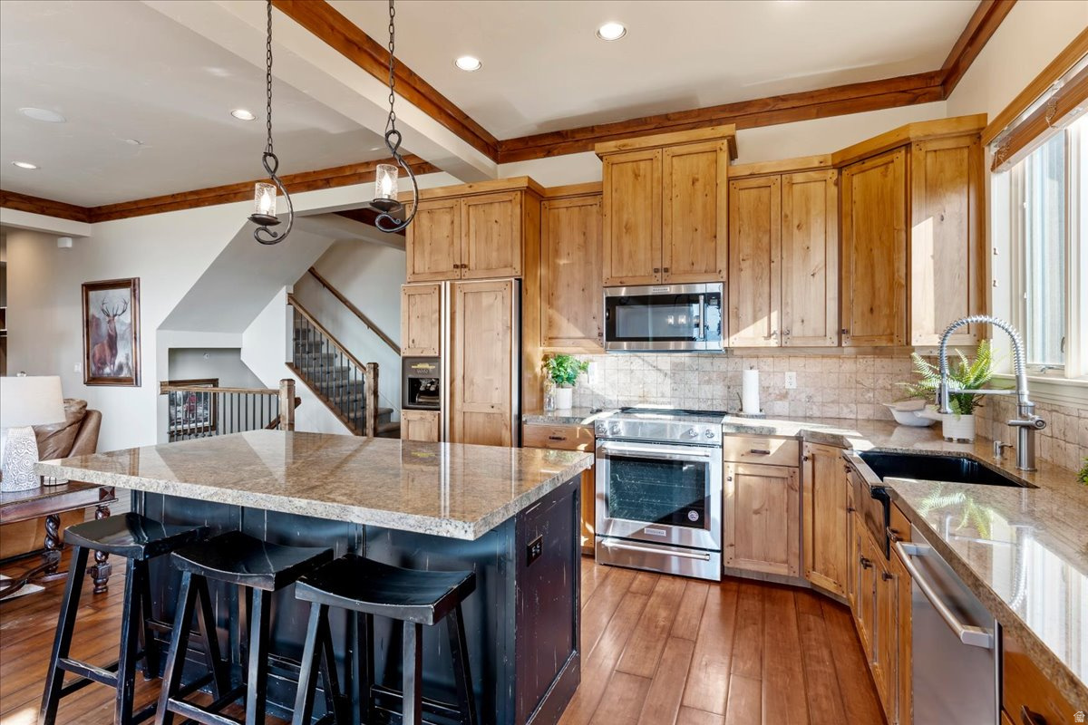 TRAPPERS RIDGE - Residential