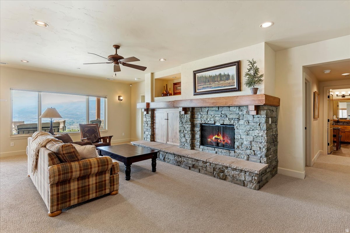 TRAPPERS RIDGE - Residential