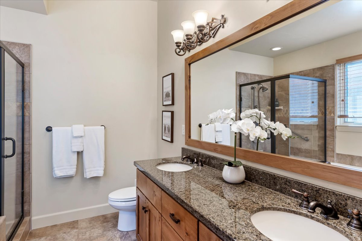 TRAPPERS RIDGE - Residential