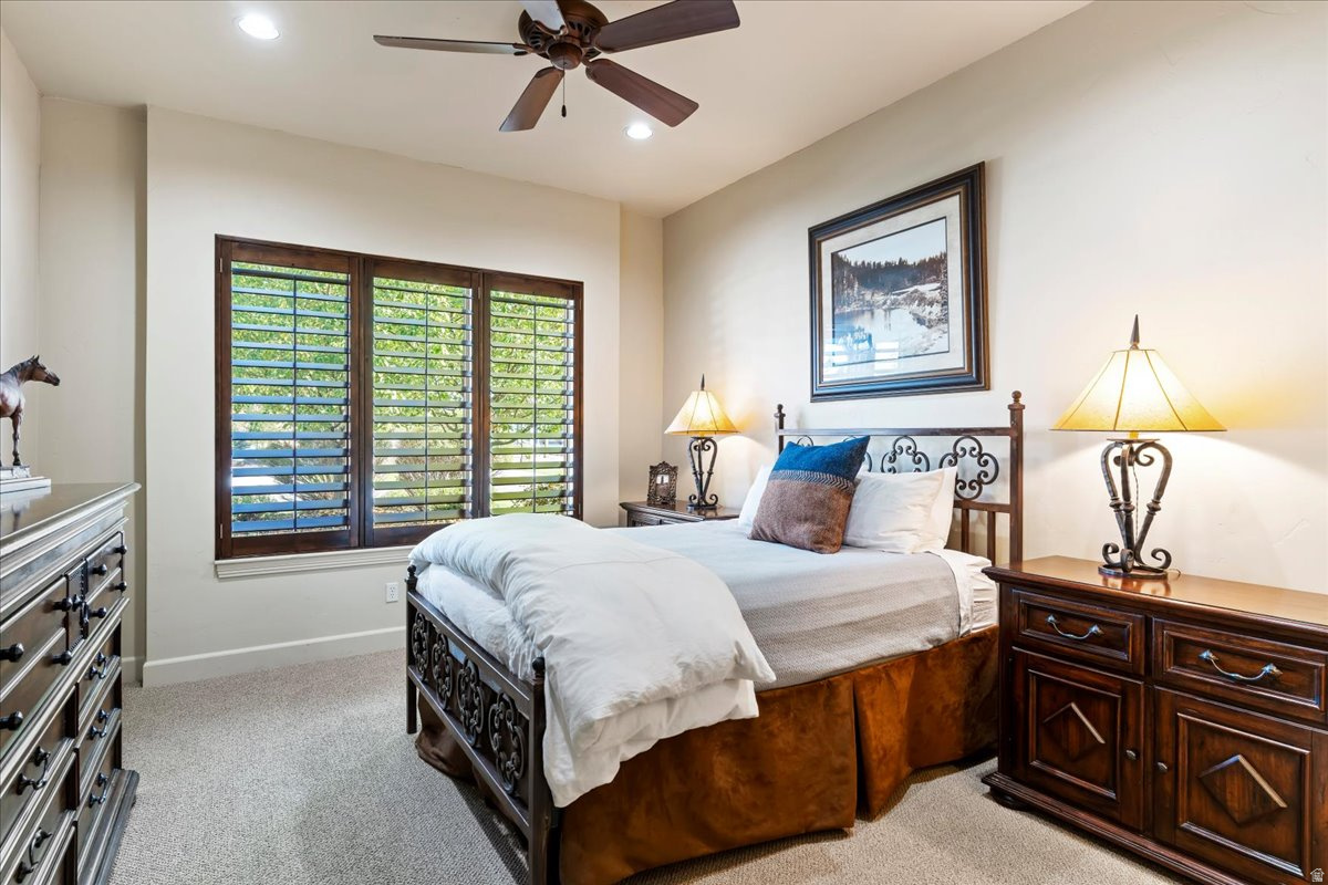 TRAPPERS RIDGE - Residential