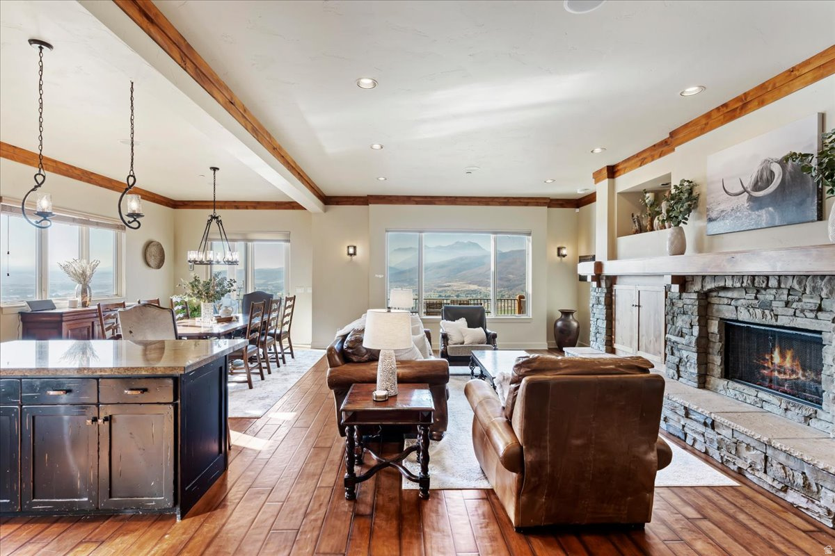 TRAPPERS RIDGE - Residential