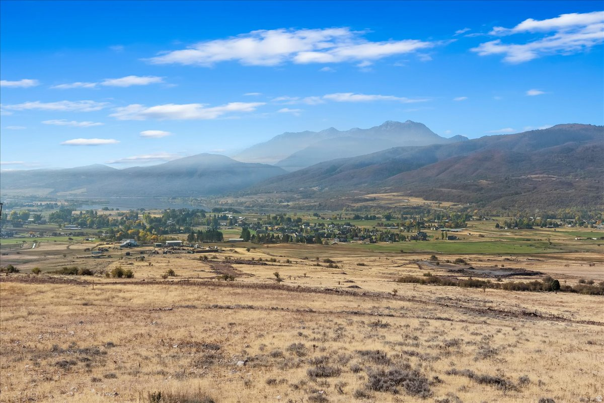 TRAPPERS RIDGE - Residential
