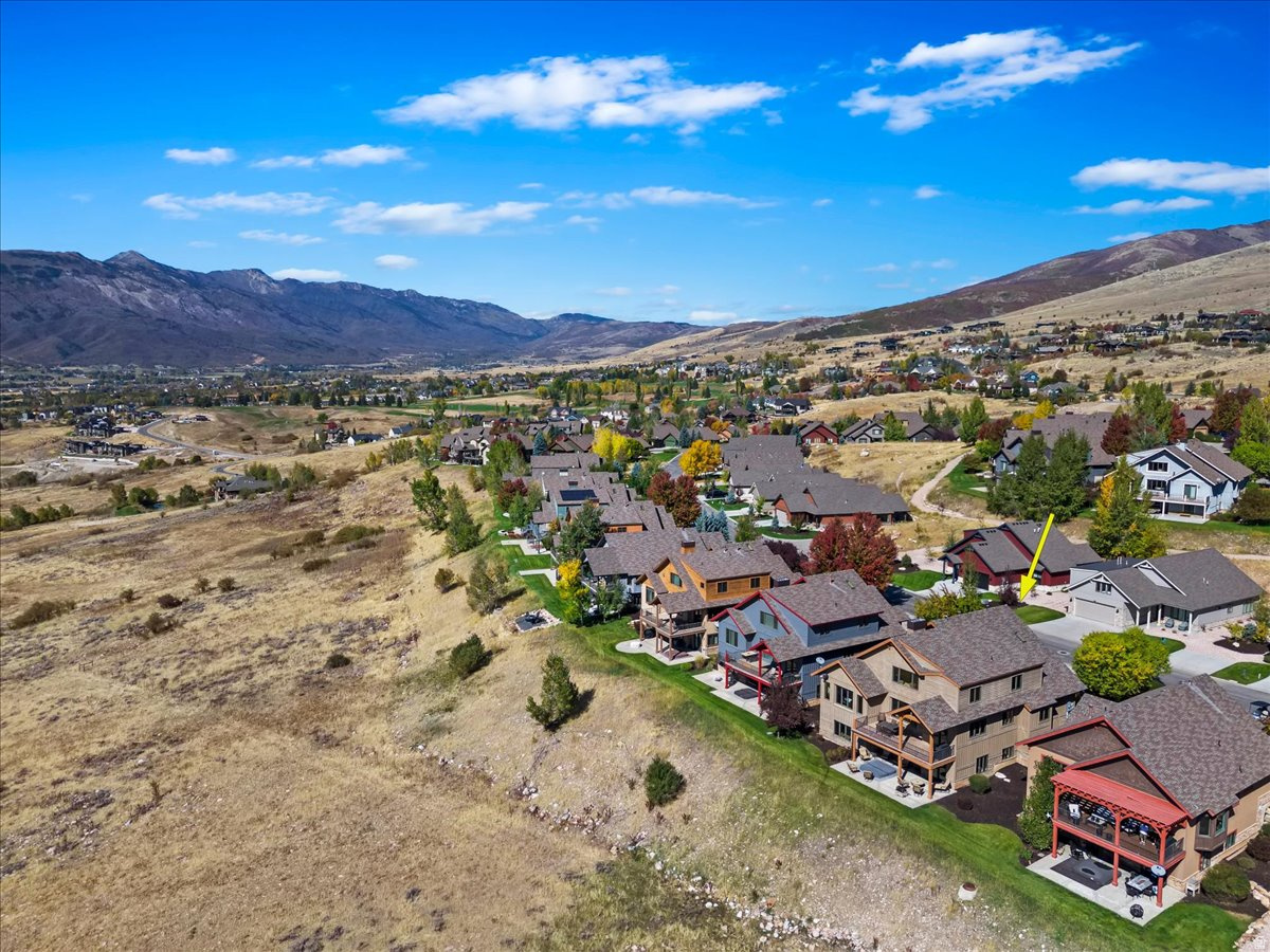 TRAPPERS RIDGE - Residential