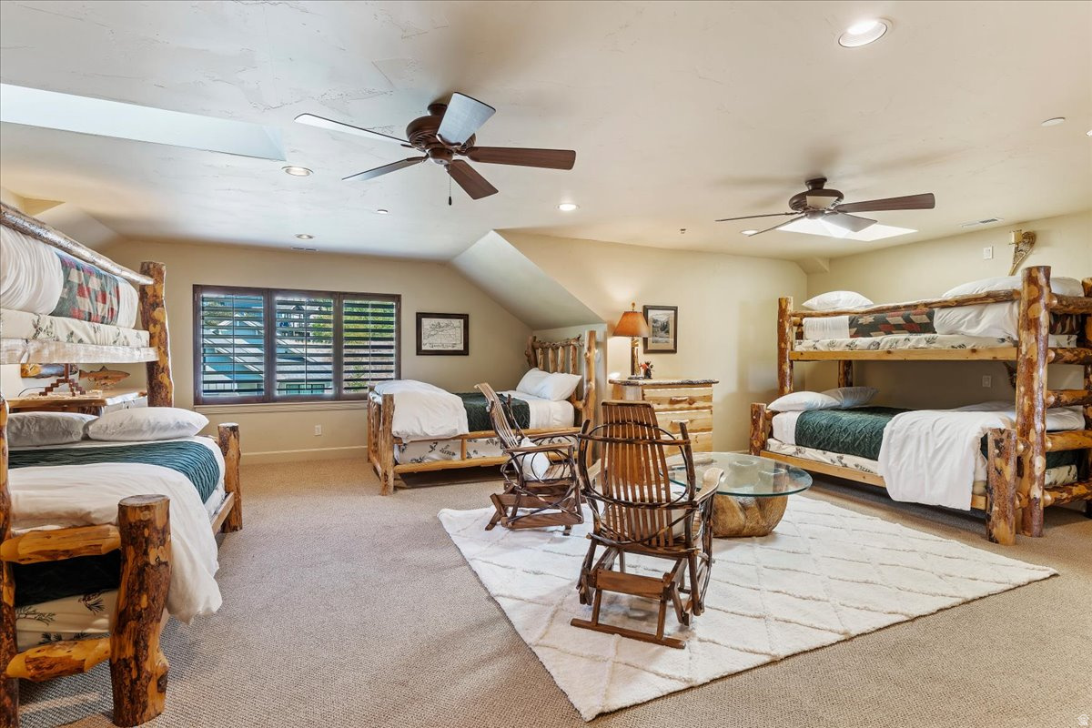 TRAPPERS RIDGE - Residential