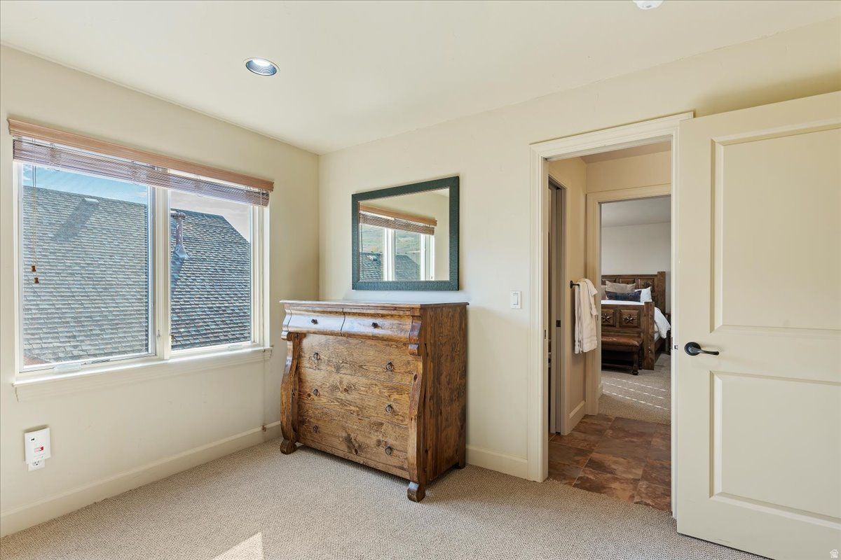 TRAPPERS RIDGE - Residential
