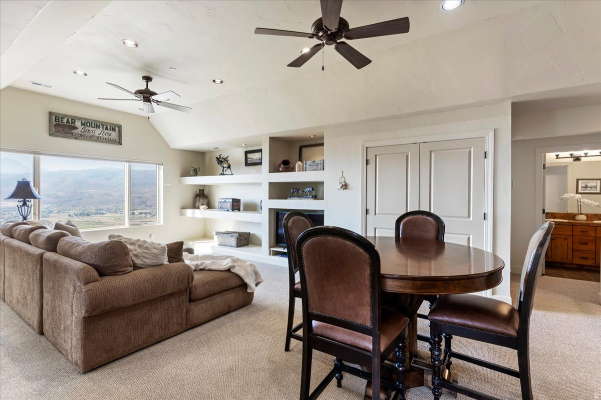 TRAPPERS RIDGE - Residential