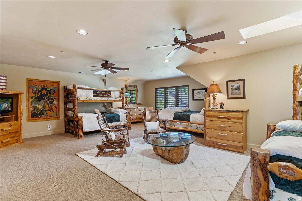 TRAPPERS RIDGE - Residential