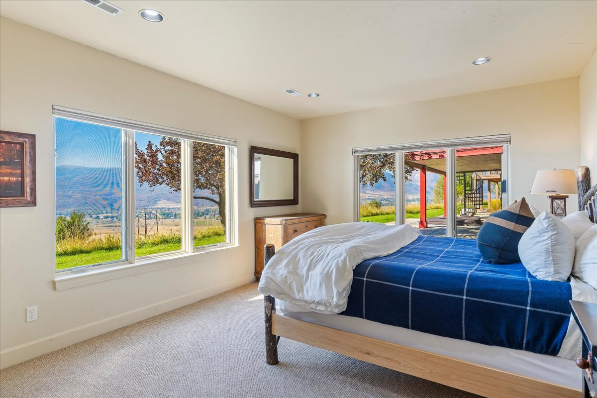 TRAPPERS RIDGE - Residential
