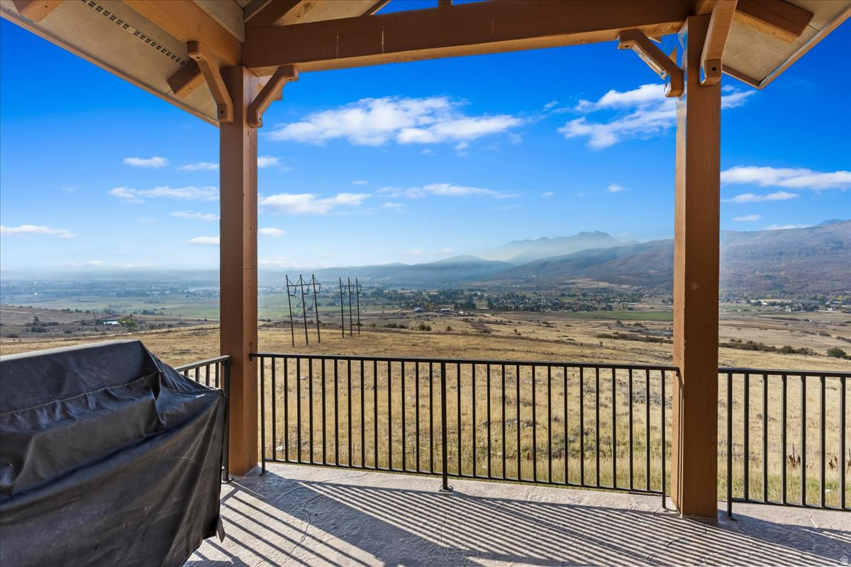 TRAPPERS RIDGE - Residential