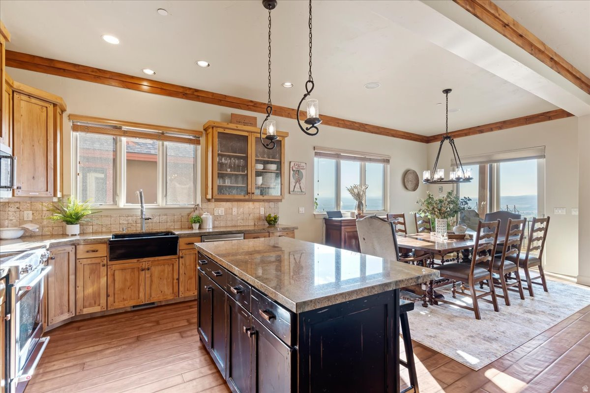 TRAPPERS RIDGE - Residential