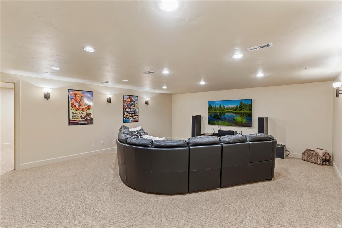 TRAPPERS RIDGE - Residential