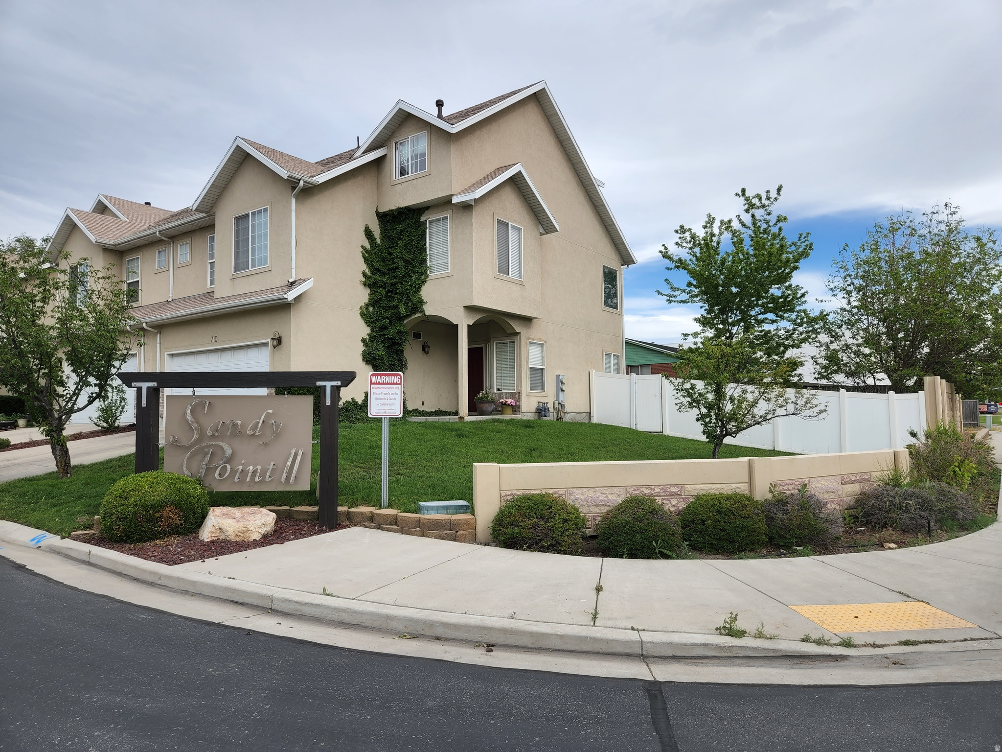 SANDY POINT - Residential