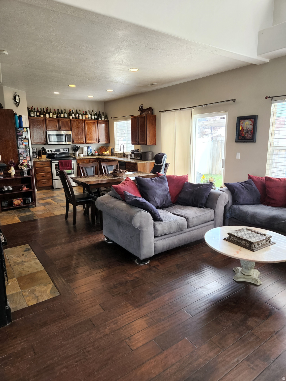 SANDY POINT - Residential