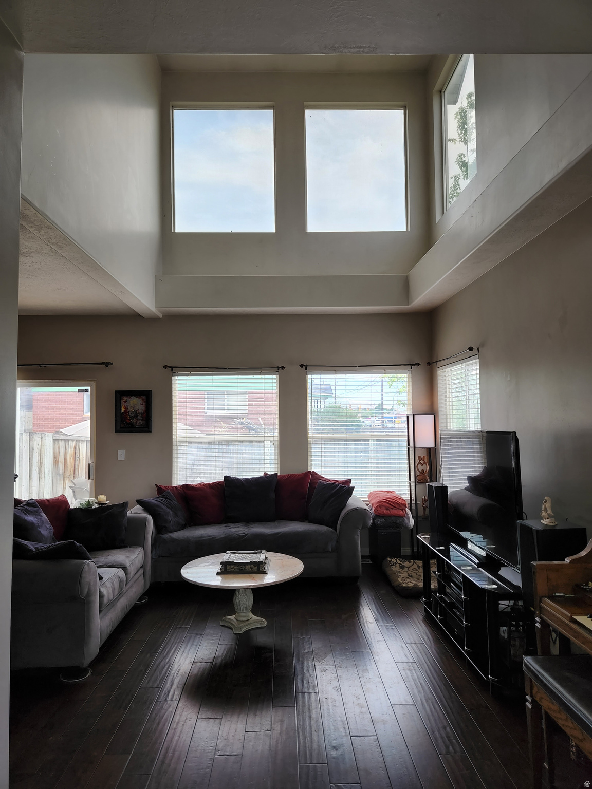 SANDY POINT - Residential