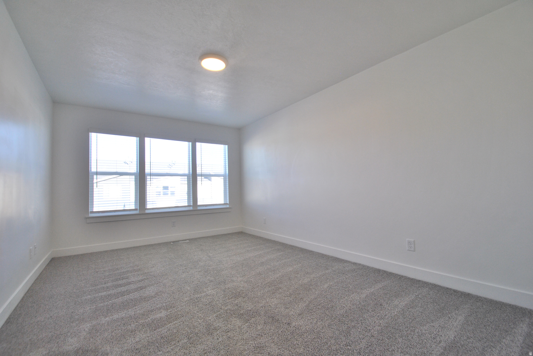 WOODMORE POINTE SUBD - Residential