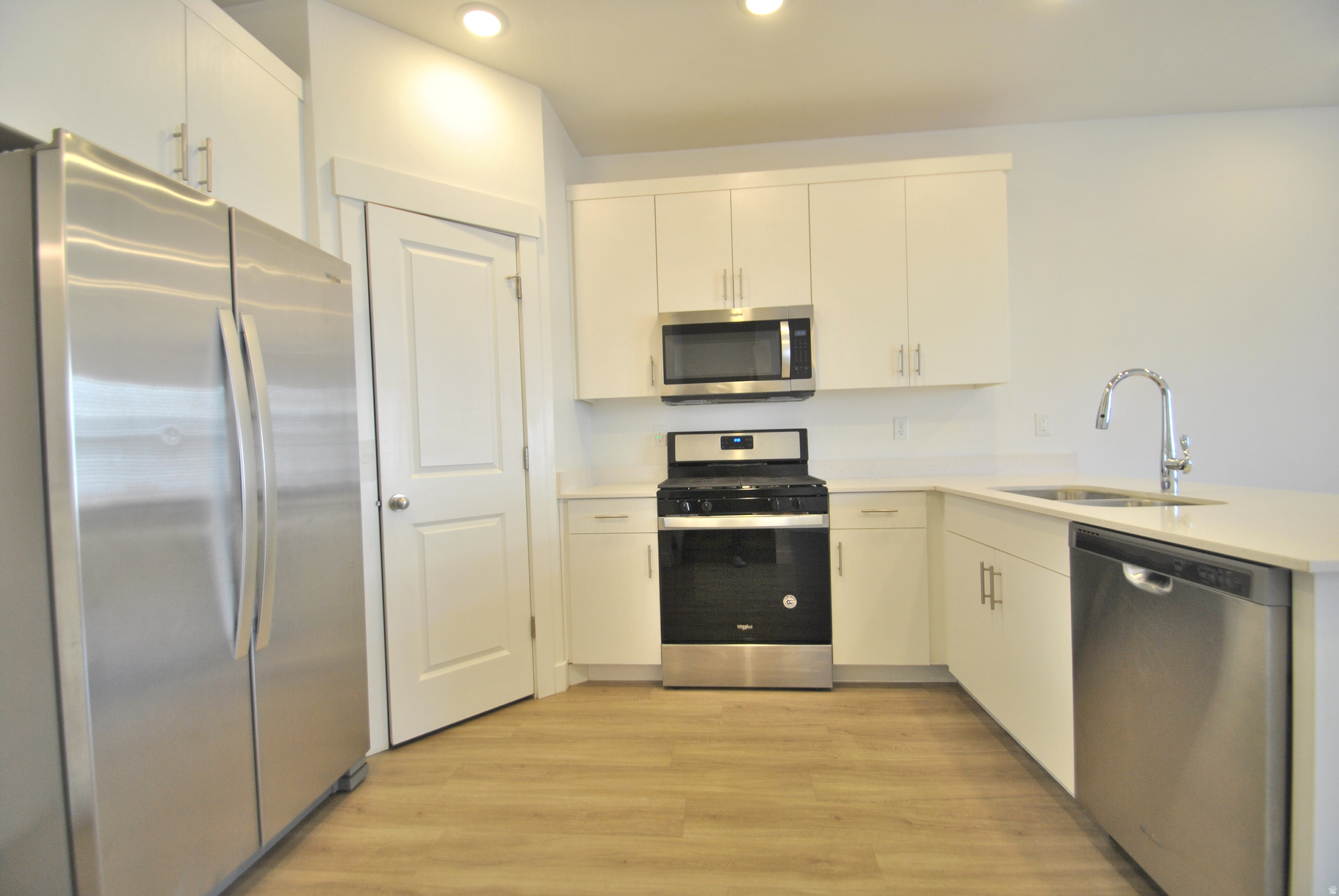 WOODMORE POINTE SUBD - Residential