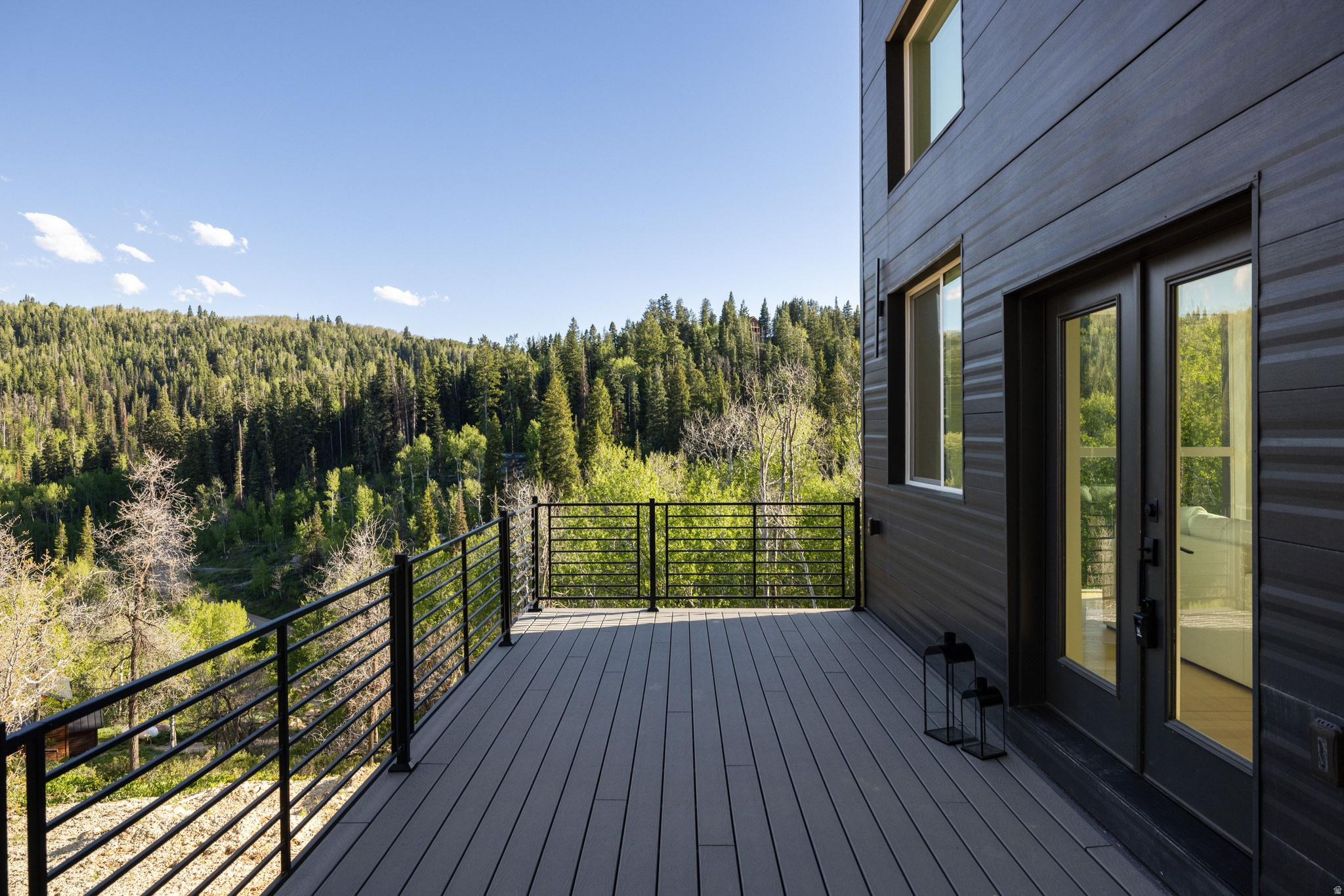 PINE MEADOWS - Residential