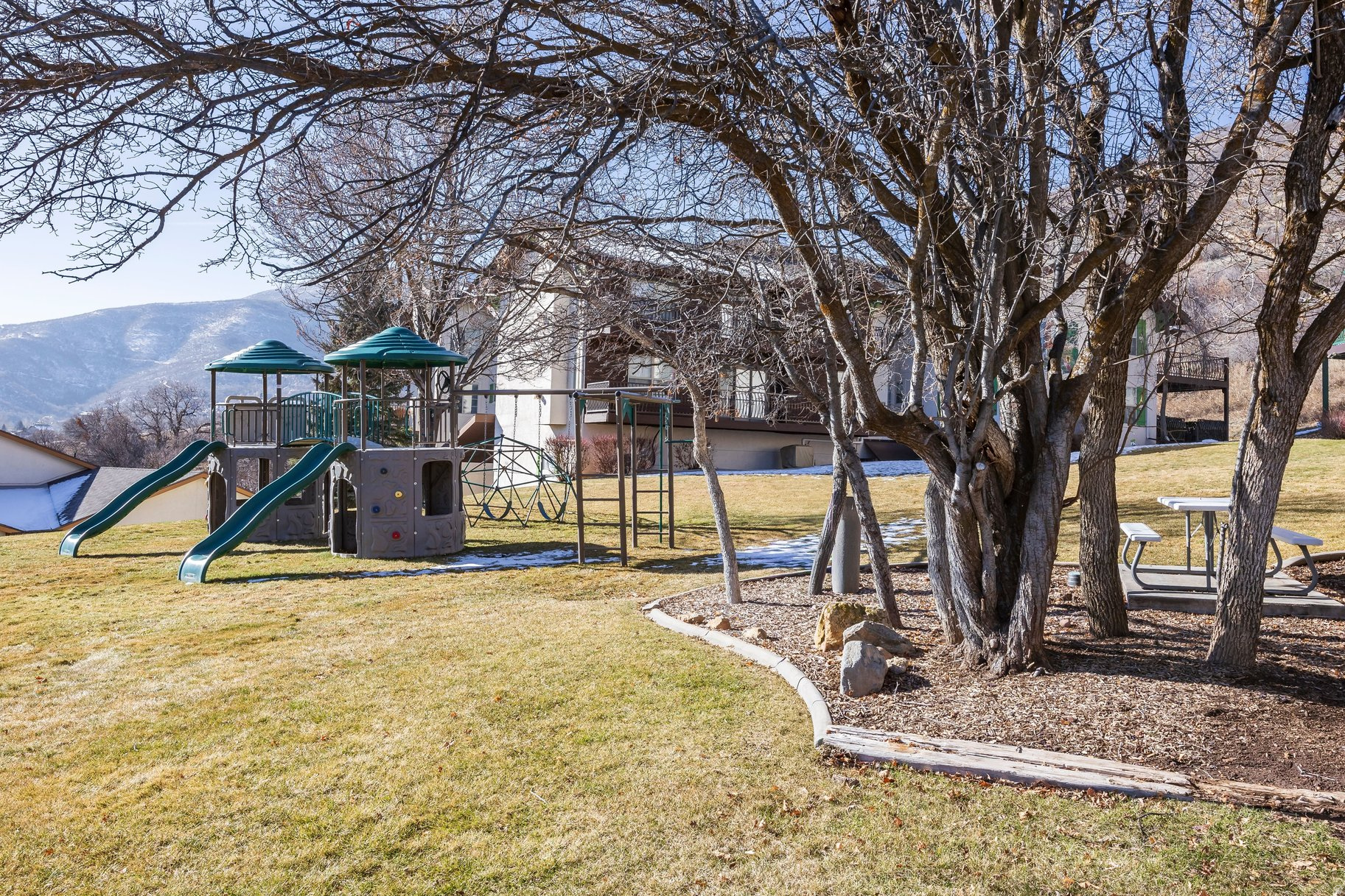 SWISS OAKS CONDOS PLAT A - Residential