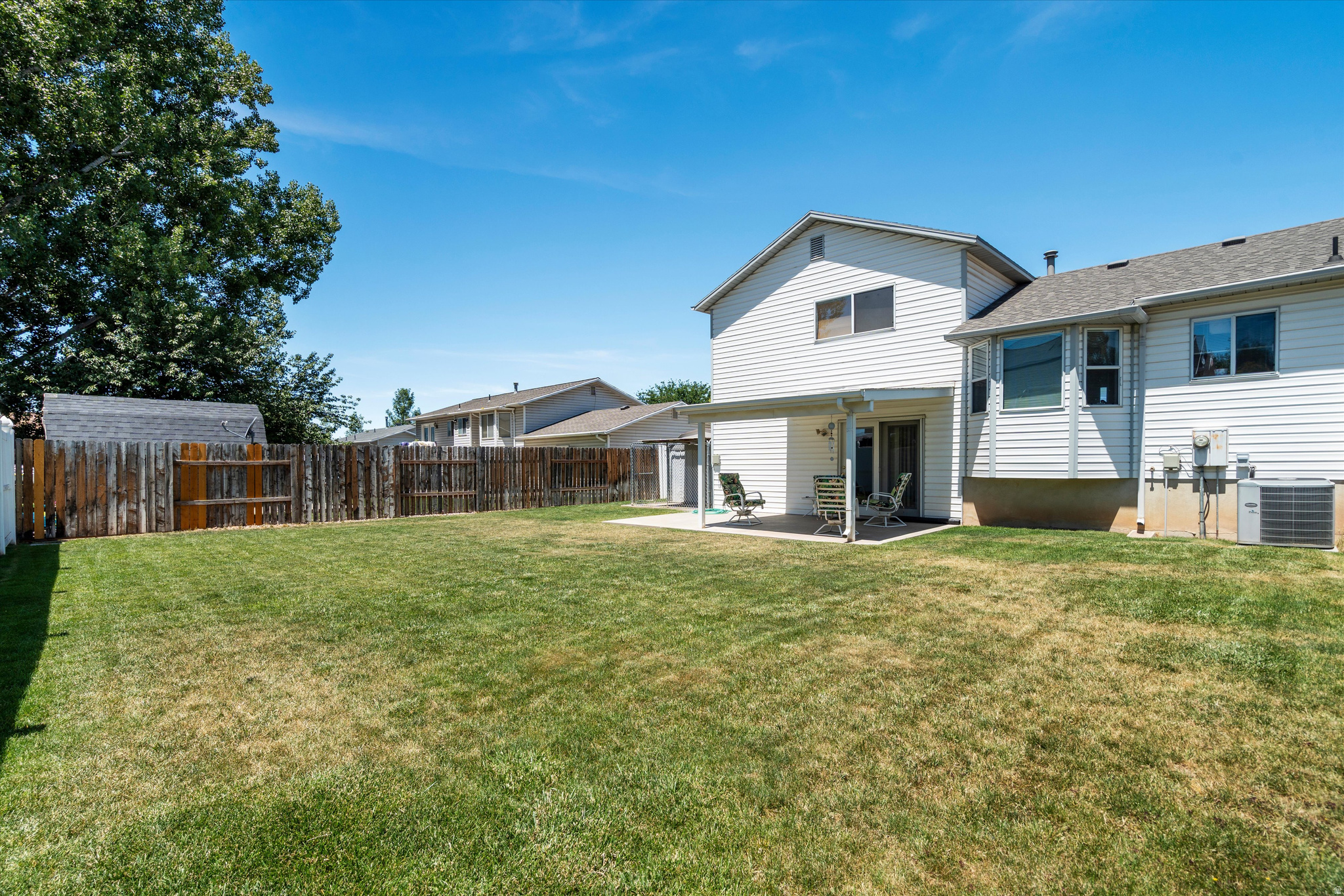 COUNTRY LANE - Residential