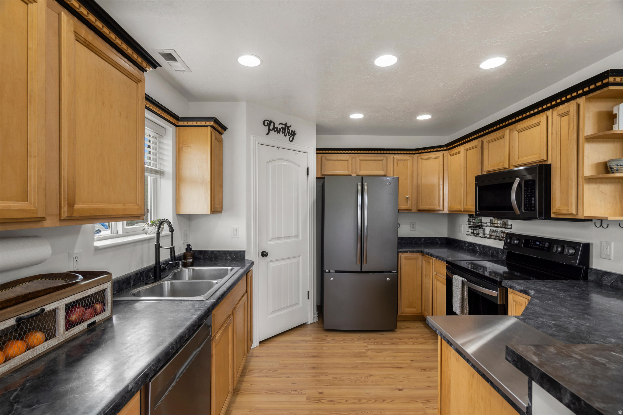 EDEN ACRES - Residential