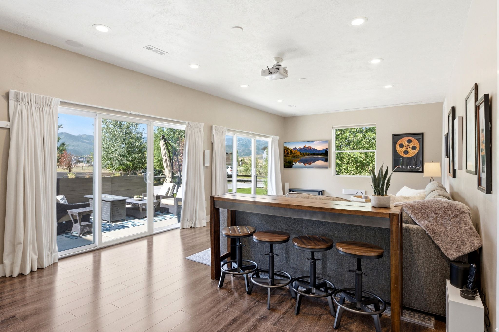 EAST CREEK RANCH - Residential