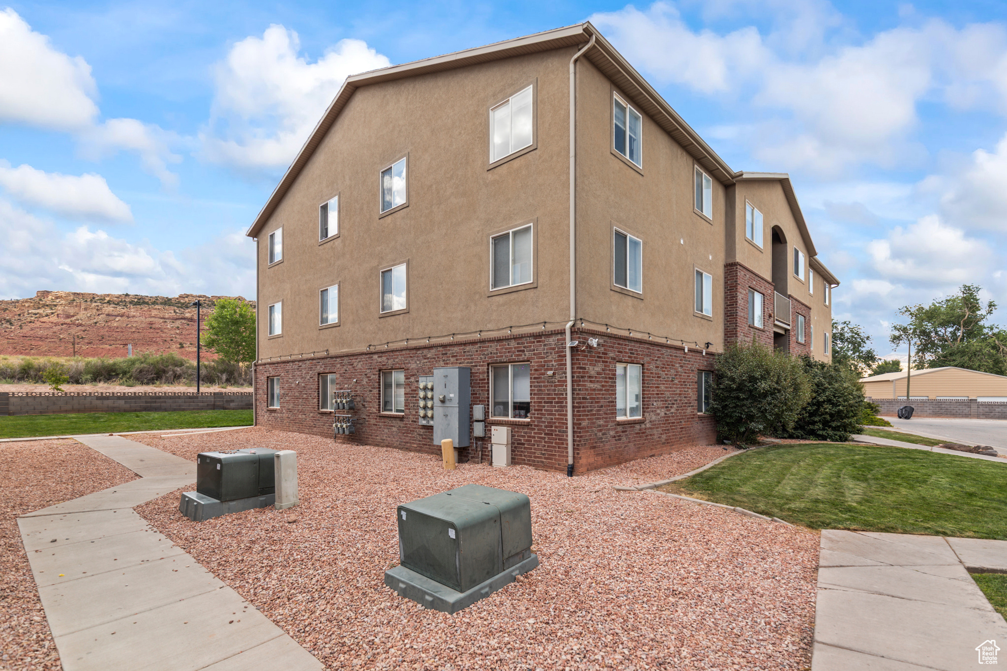 WILLOW CREEK - Residential