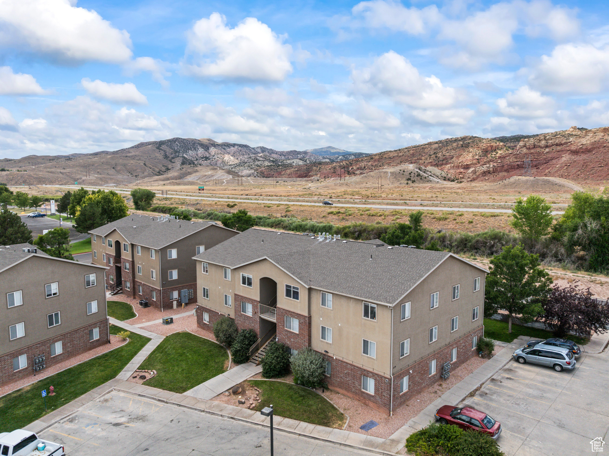 WILLOW CREEK - Residential