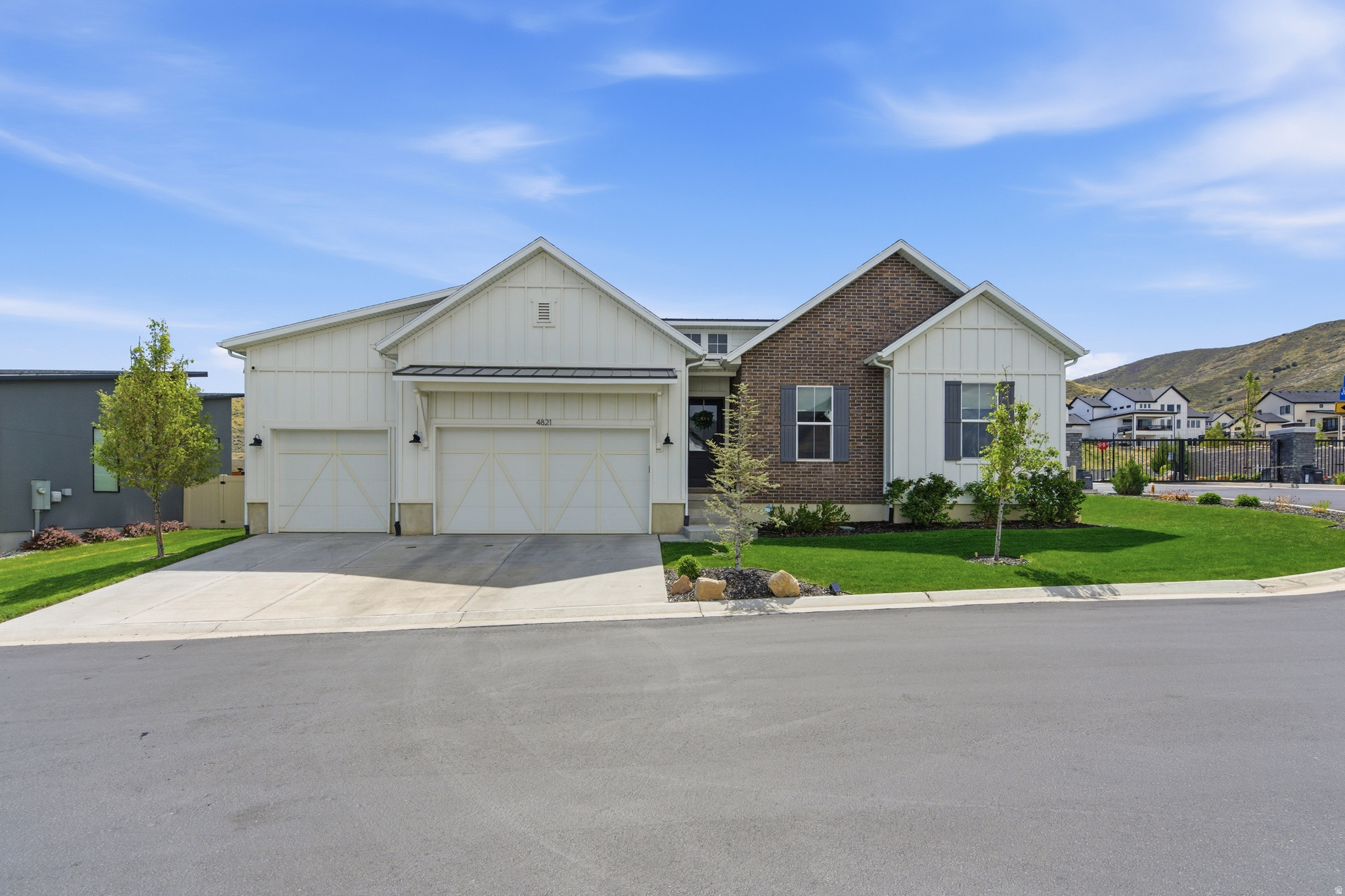 One of Herriman's few gated communities and one of its finest homes. This 5-bedroom, 3.5-bath stunner delivers the space, privacy, and finishes. The open main level was built for entertaining, featuring a sleek kitchen, spacious dining area, and a light-filled great room. The primary suite is a true retreat with separate tub and shower. Downstairs, the finished basement adds a bonus family room and guest suite. Resort-style community amenities, quiet gated streets, and exclusive neighborhood access round out the lifestyle. Minutes from Blackridge Reservoir, Juniper Canyon Park, Mountain View Village, and Mountain View Corridor for an easy valley commute. Homes in Juniper Bend rarely come available don't miss this one.