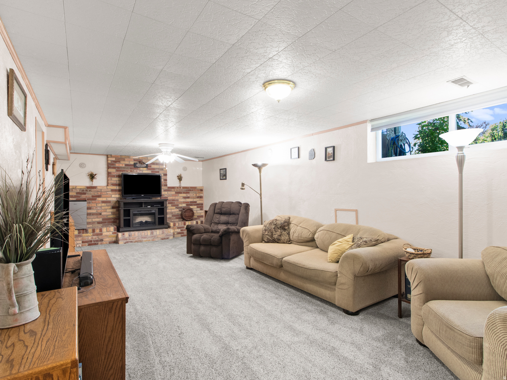MEADOWBROOK FARMS - Residential