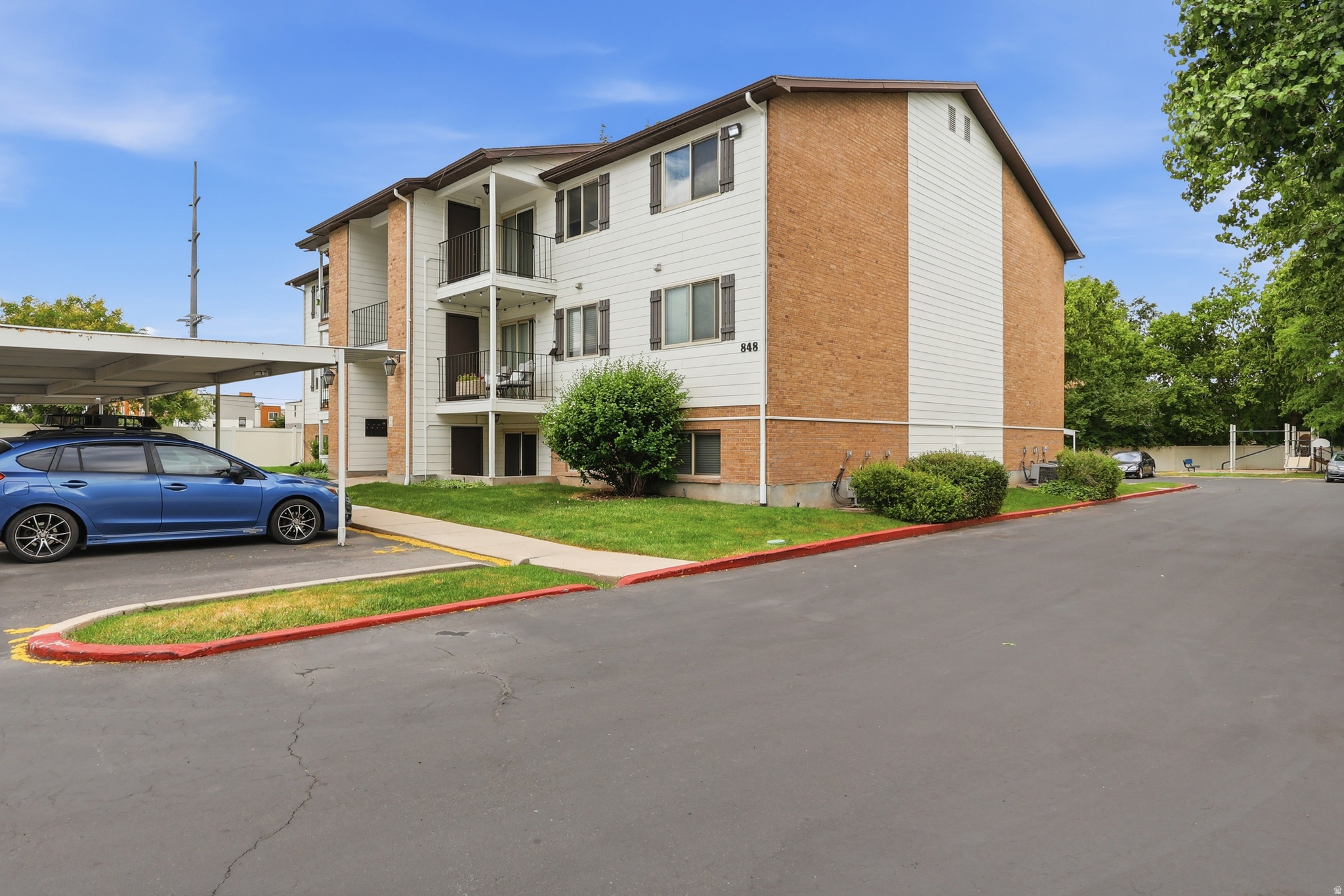 BRISTLE PINES - Residential