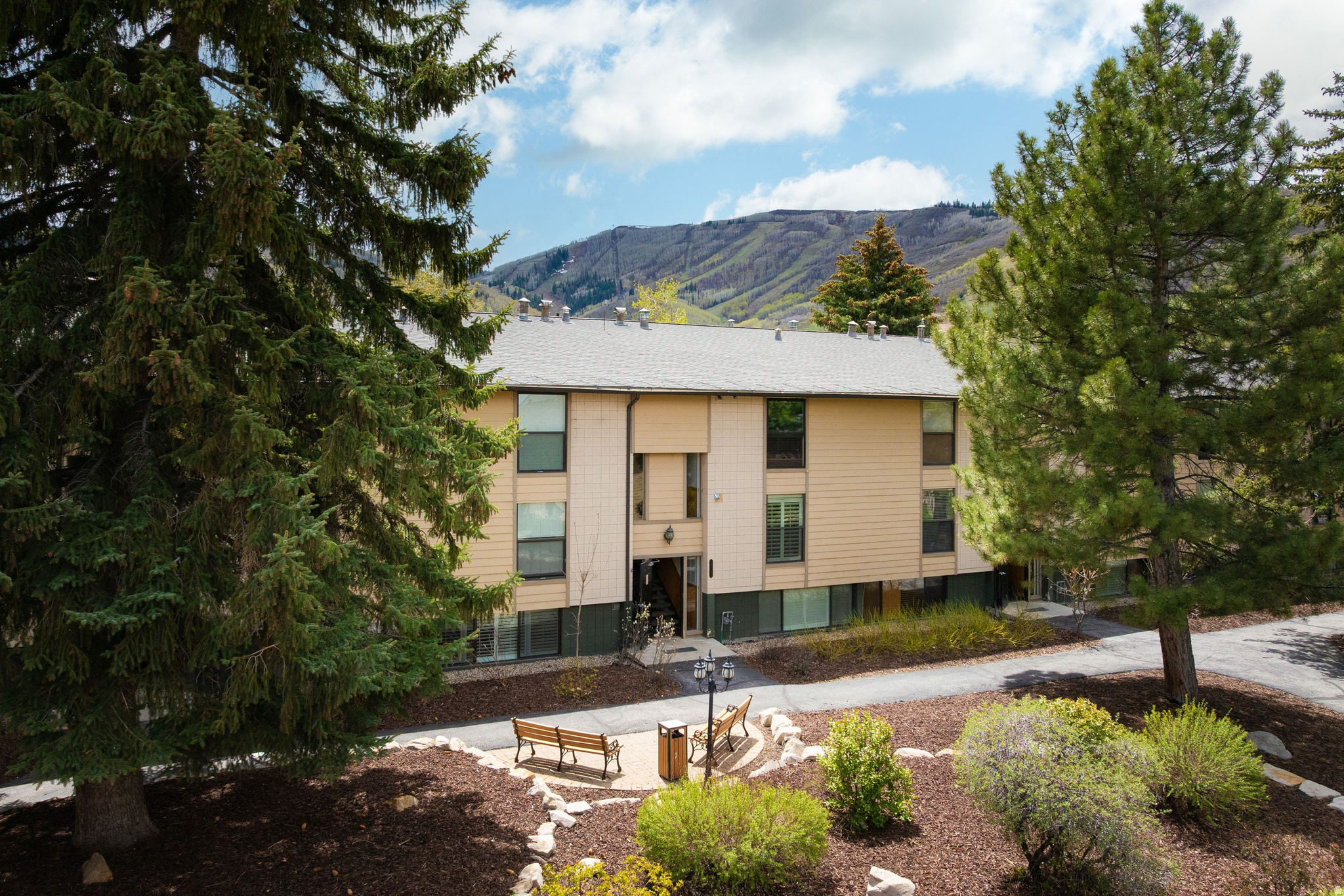 There's something special about waking up in Park City before the town fully comes alive. Coffee brewing, mountain air drifting through the windows, and fresh snow still sitting high on the ski runs across the valley. This is the kind of place that lets you step into that lifestyle without overcomplicating it.  Perfectly positioned in the heart of Park City, this remodeled condo places you minutes from Park City Mountain, Main Street, Deer Valley, trails, restaurants, concerts, and everything that makes this town magnetic year-round. Whether you are skiing first chair, catching a summer concert, or grabbing dinner after a long bike ride, life here feels effortless.  Inside, the residence has been thoughtfully updated with a clean mountain-modern feel. The renovated kitchen features granite countertops, stainless steel appliances, custom cabinetry, and an oversized island designed for aprs-ski dinners, morning coffee, or conversations that somehow last longer in the mountains. Warm flooring, recessed lighting, and comfortable gathering spaces create an atmosphere that feels relaxed, refined, and ready to enjoy from day one.  Large windows frame mountain views while bringing natural light into every corner of the home. The bedroom offers a quiet retreat after long days outside, and the turnkey design makes ownership simple whether you plan to use it personally, generate rental income, or both.  And that's the beauty of owning in Park City. Some homes sit empty. Others become part of your lifestyle while helping support themselves the rest of the year. A place to ski, recharge, escape, invest, and return to season after season.  Snow country when you want it. Income potential when you don't.