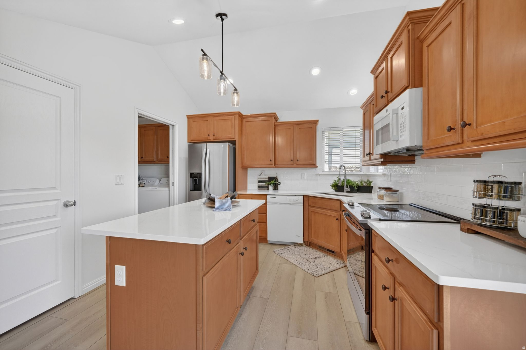 HARVEST HOMES / TRAVERSE MOUNTAIN - Residential