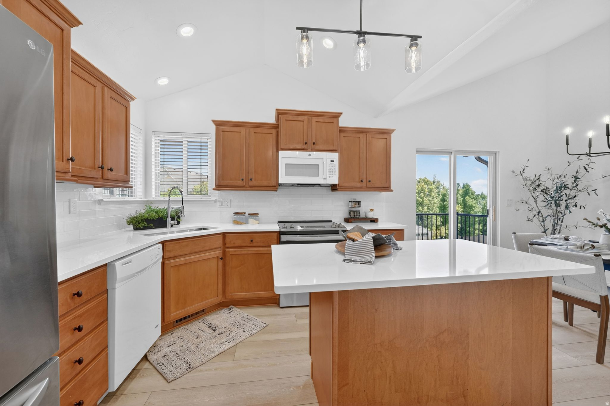 HARVEST HOMES / TRAVERSE MOUNTAIN - Residential