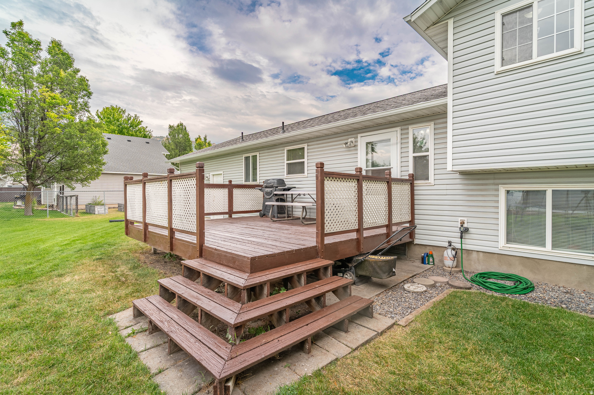 MEADOW BROOK - Residential