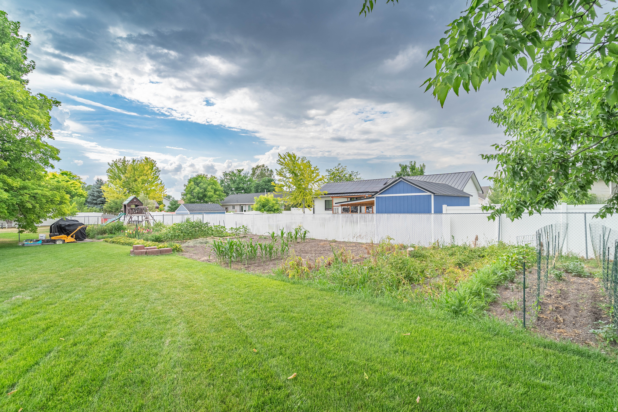 MEADOW BROOK - Residential