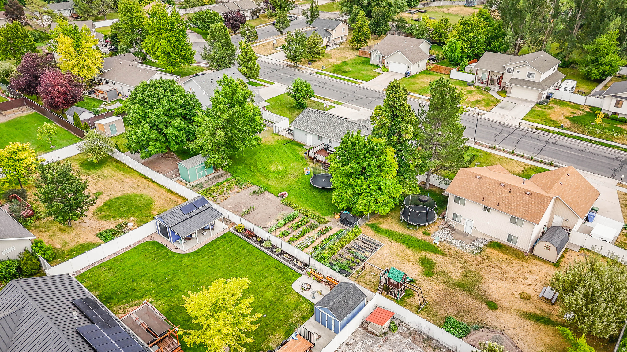 MEADOW BROOK - Residential