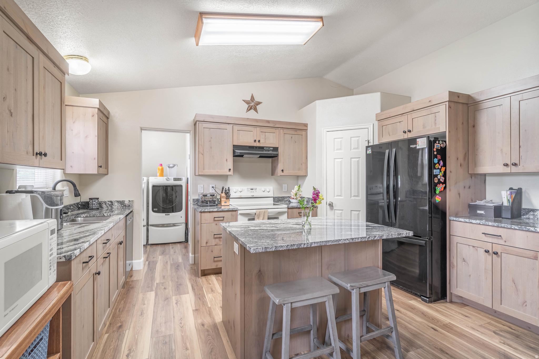 MEADOW BROOK - Residential