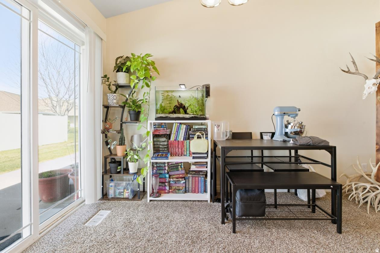 CREAMERY HOLLOW - Residential