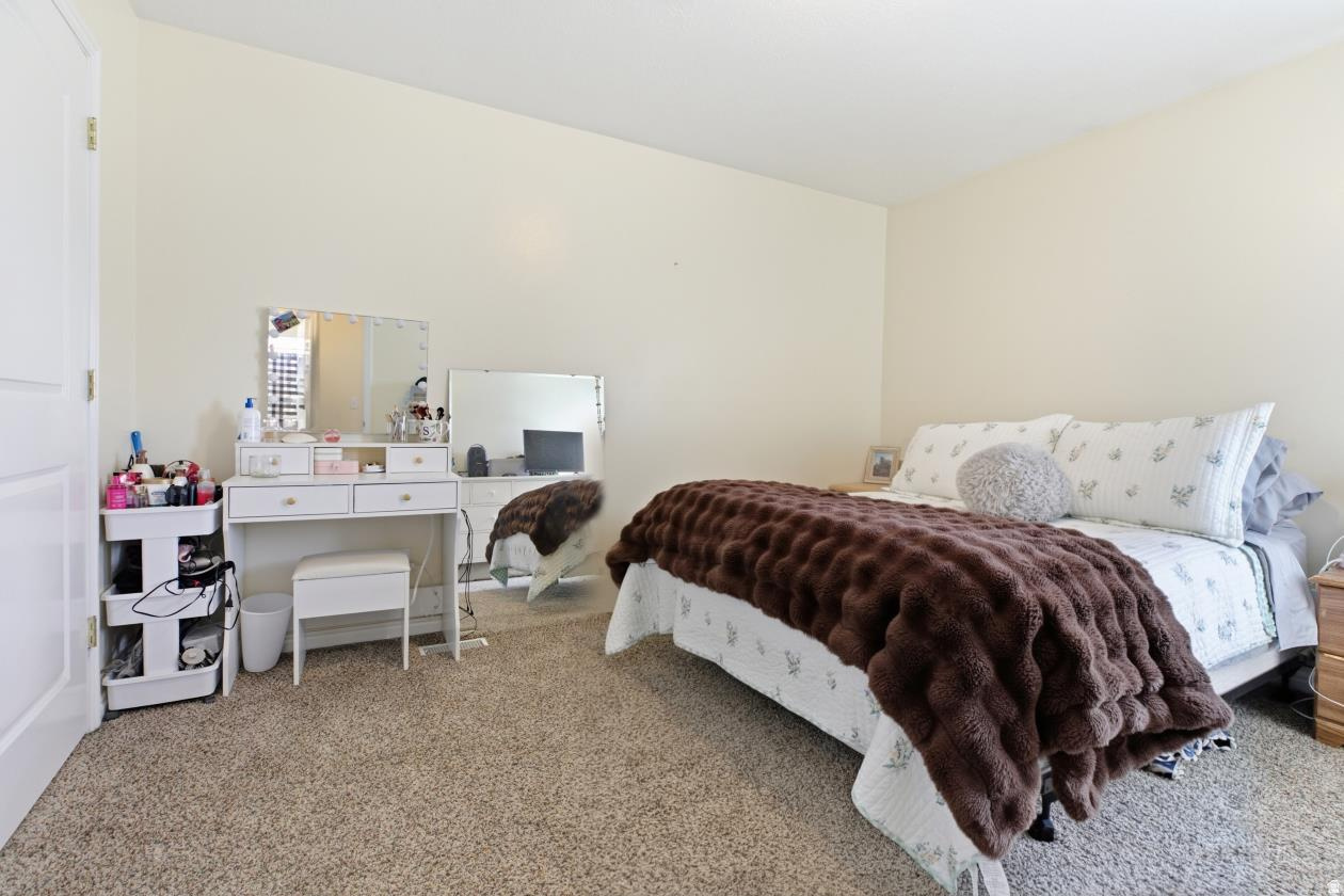 CREAMERY HOLLOW - Residential