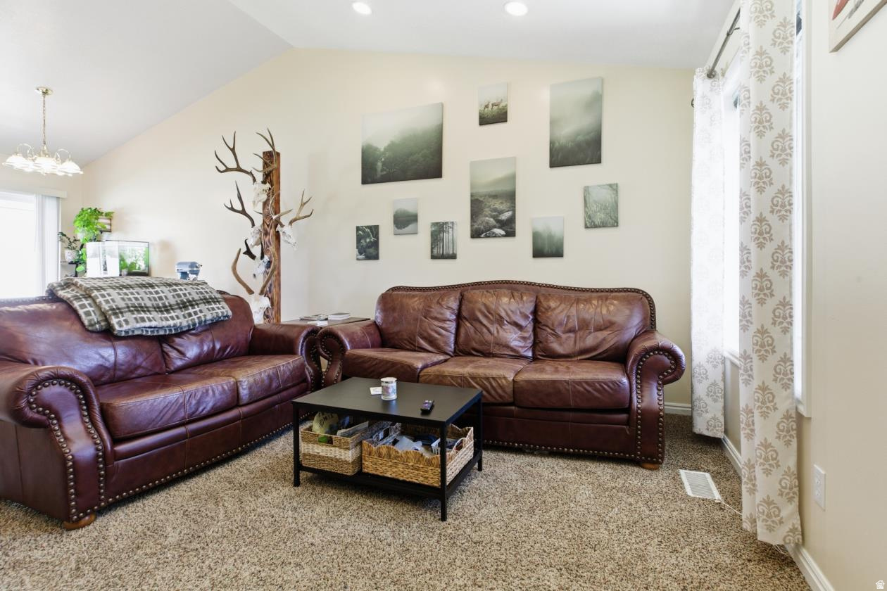 CREAMERY HOLLOW - Residential