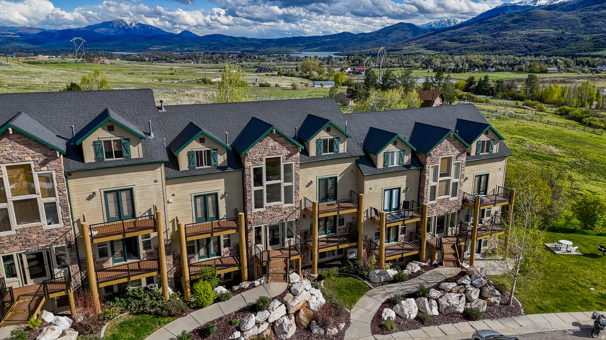 MOOSE HOLLOW - Residential