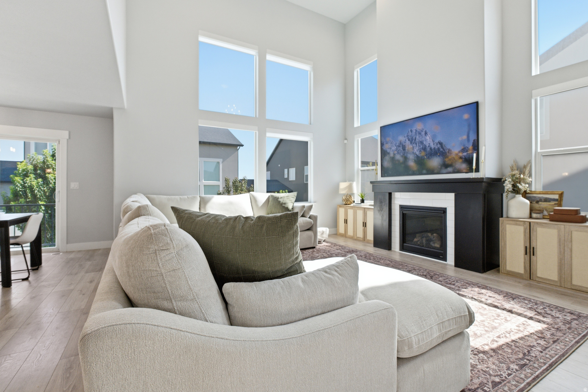 MOUNTAIN RIDGE - Residential