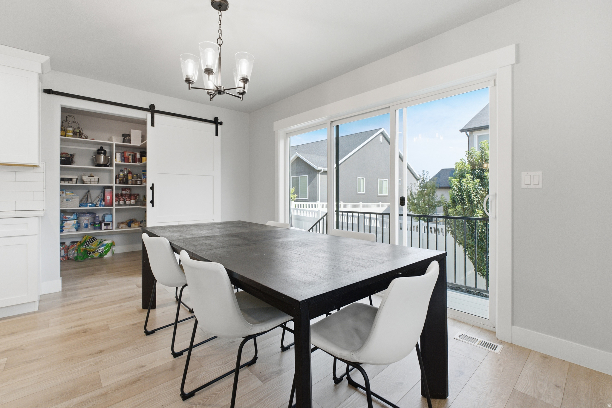 MOUNTAIN RIDGE - Residential
